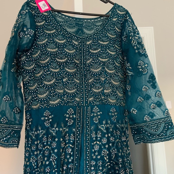 Stunning teal one piece Indian outfit - Picture 2 of 5